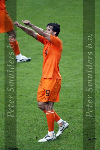 Amsterdam 8 september 2007
kwalificatieduel voor EK tussen Nederland en Bulgarije in de amsterdam arena. Nederland wint met 2-0. Ruud v Nistelrooy blij na doelpunt
Pe