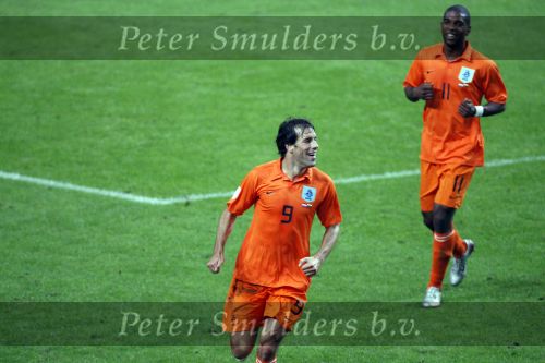 Amsterdam 8 september 2007
kwalificatieduel voor EK tussen Nederland en Bulgarije in de amsterdam arena. Nederland wint met 2-0. Ruud v Nistelrooy blij na zijn doelpunt