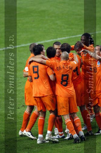 Amsterdam 8 september 2007
kwalificatieduel voor EK tussen Nederland en Bulgarije in de amsterdam arena. Nederland wint met 2-0. Ruud v Nistelrooy blij na zijn doelpunt