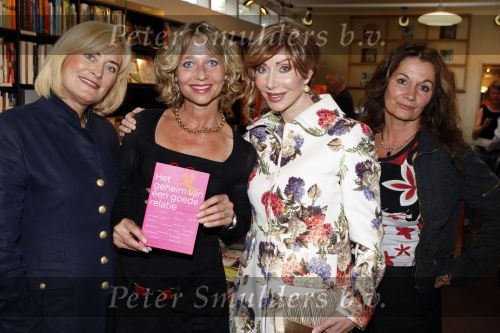 Laren 30 augustus 2007
Presentatie boek over relaties van Carla Schenk. Vivian Boelen Belinda Meuldijk en Marijke Helwegen