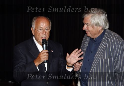 Hilversum 17 augustus 2007
Presentatie straatnamen Willem Duys Willem v Kooten en Mies Bouwman op het mediapark