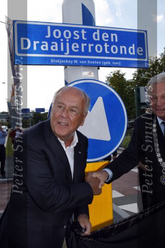 Hilversum 17 augustus 2007
Presentatie straatnamen Willem Duys Willem v Kooten en Mies Bouwman op het mediapark