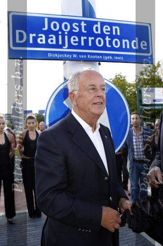 Hilversum 17 augustus 2007
Presentatie straatnamen Willem Duys Willem v Kooten en Mies Bouwman op het mediapark