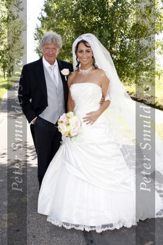 Laren/ Eemnes 29 augustus 2007
Willibrord Frequin en zijn Suzanne trouwen. Ze vertrekken vanaf thuis met koets naar de theetuin.