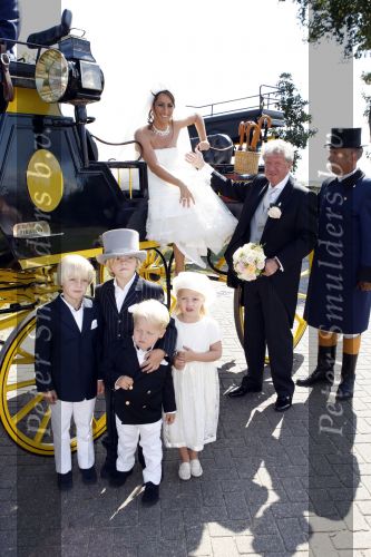 Laren/ Eemnes 29 augustus 2007
Willibrord Frequin en zijn Suzanne trouwen. Ze vertrekken vanaf thuis met koets naar de theetuin.