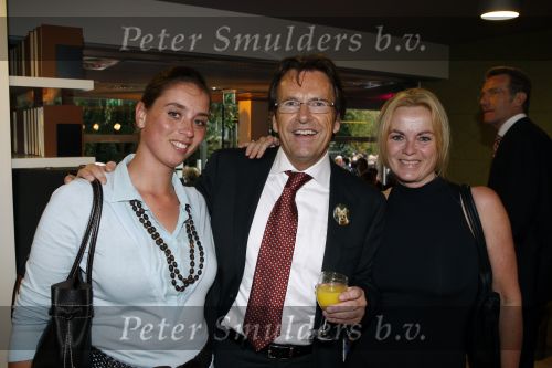 Amsterdam 7 september 2007
Opening nieuwe pand van de Pim de Vos advocaten op de pc hooftstraat. Pim met de oude aupair van Amalia Hansje Gortz met haar moeder
