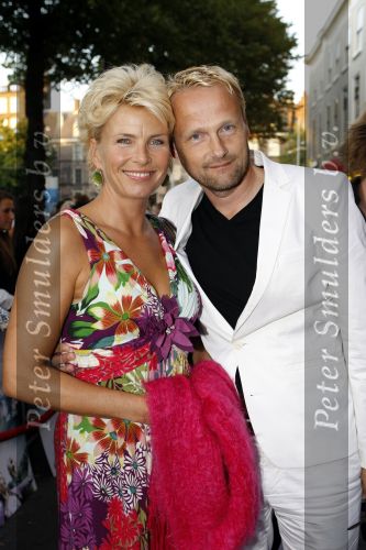 Den Haag 31 augustus 2009
Premiere het leven uit een dag in Pathe den haag. Anita Witzier met vriend
Peter Smulders bv