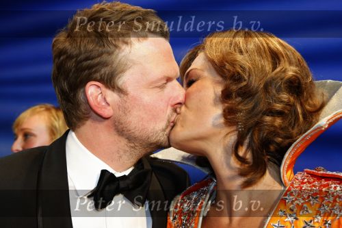 Amsterdam 14 september 2009
Premiere Mamma Mia in Carre. Anouk v Nes met man
Peter Smulders bv