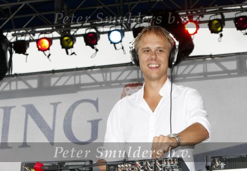 New York 12 september 2009
Armin van Buuren draait op Governor\'s island voor Prins Willem Alexander en prinses Maxima.
Peter Smulders bv