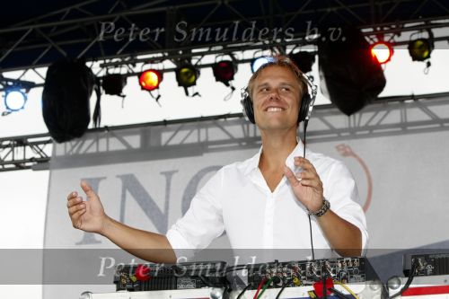New York 12 september 2009
Armin van Buuren draait op Governor\'s island voor Prins Willem Alexander en prinses Maxima.
Peter Smulders bv