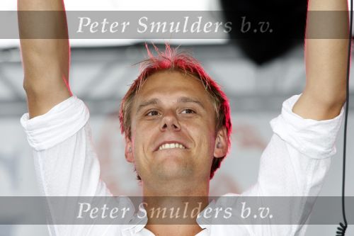 New York 12 september 2009
Armin van Buuren draait op Governor\'s island voor Prins Willem Alexander en prinses Maxima.
Peter Smulders bv