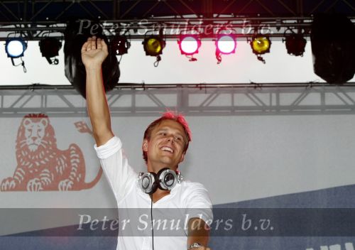 New York 12 september 2009
Armin van Buuren draait op Governor\'s island voor Prins Willem Alexander en prinses Maxima.
Peter Smulders bv