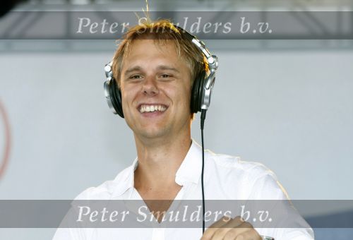 New York 12 september 2009
Armin van Buuren draait op Governor\'s island voor Prins Willem Alexander en prinses Maxima.
Peter Smulders bv
