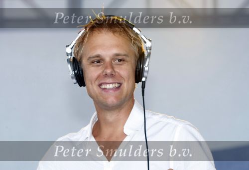 New York 12 september 2009
Armin van Buuren draait op Governor\'s island voor Prins Willem Alexander en prinses Maxima.
Peter Smulders bv