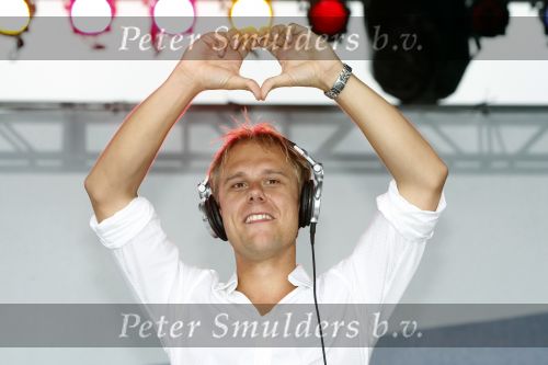 New York 12 september 2009
Armin van Buuren draait op Governor\'s island voor Prins Willem Alexander en prinses Maxima.
Peter Smulders bv