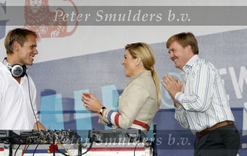 New York 12 september 2009
Armin van Buuren draait op Governor\'s island voor Prins Willem Alexander en prinses Maxima.
Peter Smulders bv