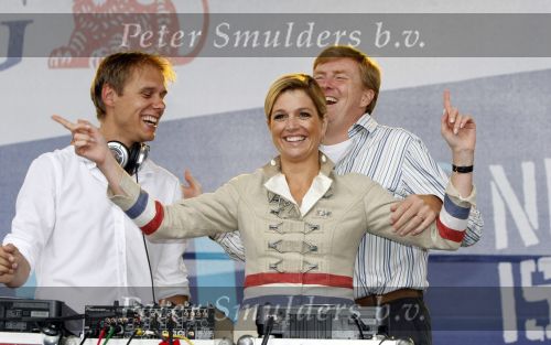 New York 12 september 2009
Armin van Buuren draait op Governor\'s island voor Prins Willem Alexander en prinses Maxima.
Peter Smulders bv