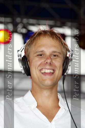 New York 12 september 2009
Armin van Buuren draait op Governor\'s island voor Prins Willem Alexander en prinses Maxima.
Peter Smulders bv