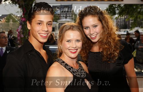 Amsterdam 13 september 2009
Premiere mamma mia in carre. Babette v Veen met kinderen van Bas
Peter Smulders bv