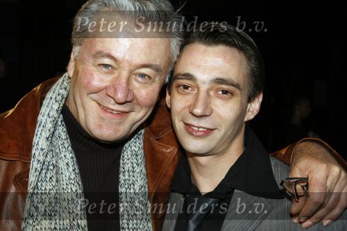 Amsterdam 16 december 2006
Premier Blue man in Amsterdam. 
Barrie Stevens met vriend
