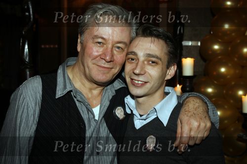 Amsterdam 19 februari 2007
Andre v Duin viert zijn 60e verjaardag in het american hotel. Heel bekend nederland was aanwezig. 
Barrie Stevens met vriend