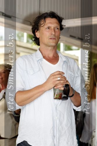 Amsterdam 11 augustus 2009
Presentatie cast mama Mia bij strand zuid met oa Lone v Roosendaal Bas Westerweel John Vooijgd en Anouk v Nes.
Peter Smulders bv
