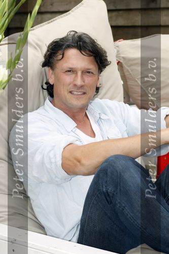 Amsterdam 11 augustus 2009
Presentatie cast mama Mia bij strand zuid met oa Lone v Roosendaal Bas Westerweel John Vooijgd en Anouk v Nes.
Peter Smulders bv