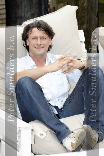 Amsterdam 11 augustus 2009
Presentatie cast mama Mia bij strand zuid met oa Lone v Roosendaal Bas Westerweel John Vooijgd en Anouk v Nes.
Peter Smulders bv