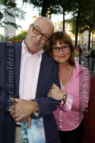 Den Haag 31 augustus 2009
Premiere het leven uit een dag in Pathe den haag.Berny Bos met zijn vrouw
Peter Smulders bv
