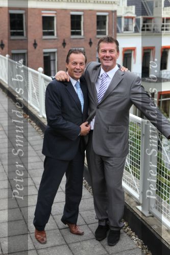 Amsterdam, 26 Augus 2009
Kontraktondertekening voor verkoop Holkema Group