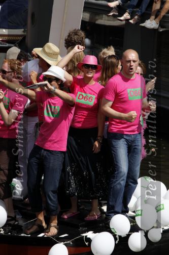 Amsterdam 1 augustus 2009
Boris v d Ham van D66 op boot tijdens gay pride.
Pteer Smulders bv