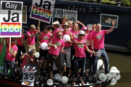 Amsterdam 1 augustus 2009
Boris v d Ham van D66 op boot tijdens gay pride.
Pteer Smulders bv