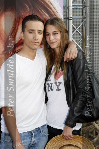 Amsterdam 17 augustus 2009
Premiere Hannah Montana in pathe arena. Charlotte ten Brink dochter van Robert met haar vriend ... acteur in spangas
Peter Smulders bv