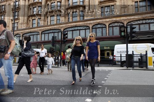 Londen 10 augustus 2009
Christina Curry en Patricia Paay in Londen.
Peter Smulders bv