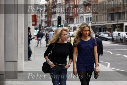 Londen 10 augustus 2009
Patricia Paay en Christina Curry samen aan het winkelen in Londen.
Peter Smulders bv