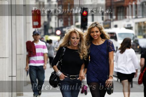 Londen 10 augustus 2009
Patricia Paay en Christina Curry samen aan het winkelen in Londen.
Peter Smulders bv