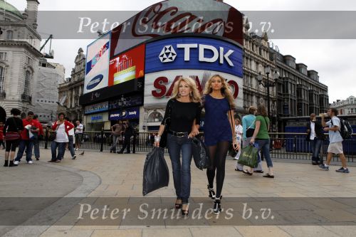 Londen 10 augustus 2009
Patricia Paay en Christina Curry samen aan het winkelen in Londen.
Peter Smulders bv
