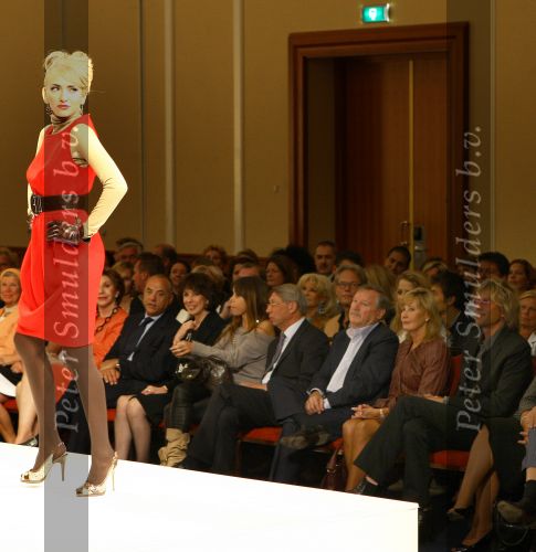 Amsterdam, 30 Augustus 2009
Modeshow Paul Schulten waar ook Christina Curry, de dochter van Adam en Patricia Paay als mannequin liep.

Peter Smulders BV