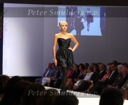 Amsterdam, 30 Augustus 2009
Modeshow Paul Schulten waar ook Christina Curry, de dochter van Adam en Patricia Paay als mannequin liep.

Peter Smulders BV
