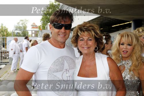 Amsterdam 1 augustus 2009
Gerard Joling heeft tijdens de gay pride in amsterdam een eigen boot met daarop diverse bekende nederlanders. Gerard met Christine Kroonenberg
Peter Smulders bv