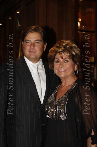 Noordwijk, 28 Augustus 2009
Miljonair Fair 2009 in Hotel Huis ter Duin
Christine Kroonenberg met een goede bekende
Foto Peter Smulders BV