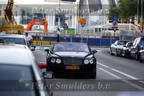 Amsterdam 14 augustus 2009
hans en Connie Breukhoven komen in een bentley cabrio aanrijden bij restaurant Oceania om daar samen te gaan eten nadat ze gescheiden zijn.
Peter Smulders bv