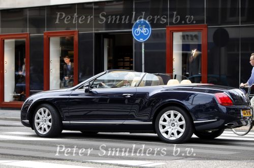 Amsterdam 19 september 2009
Connie Breukhoven in bentley cabrio  en met Mari v d Ven op de cornelis schuytstraat.
Peter Smulders bv