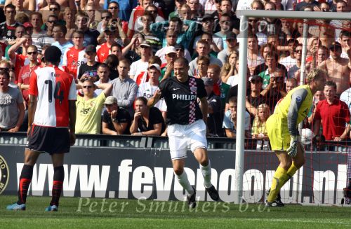 Rotterdam, 20 September 2009
Kompetitiewedstrijd Feyenoord-PSV, eindstand 1-3 Seizoen 2009/2010
Danny Koevermans is blij na zijn tweede doelpunt