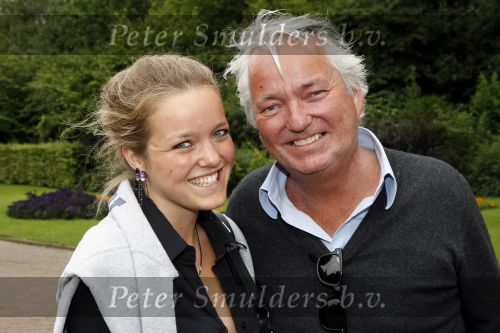 Kaatsheuvel 2 augustus 2009
Premiere show in de efteling. Dick Beyer met dochter
Peter Smulders bv