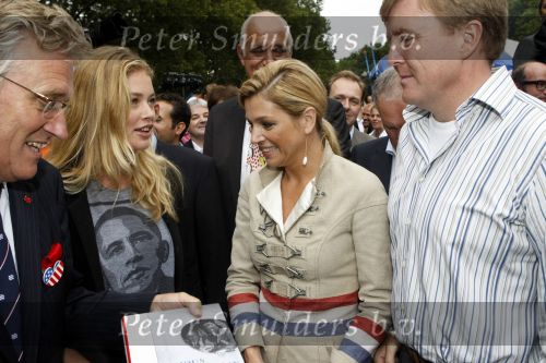 New York 12 september 2009
Prins Willem Alexander en prinses Maxima in New York voor NYC 400.
Vandaag bezochten ze Governors Island en de parade. Doutzen Kroes en John Jorritsma
Peter Smulders bv