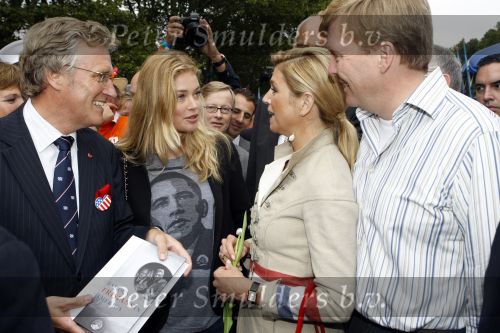 New York 12 september 2009
Prins Willem Alexander en prinses Maxima in New York voor NYC 400.
Vandaag bezochten ze Governors Island en de parade. Doutzen Kroes en John Jorritsma
Peter Smulders bv