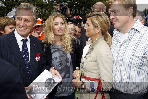 New York 12 september 2009
Prins Willem Alexander en prinses Maxima in New York voor NYC 400.
Vandaag bezochten ze Governors Island en de parade. Doutzen Kroes en John Jorritsma
Peter Smulders bv