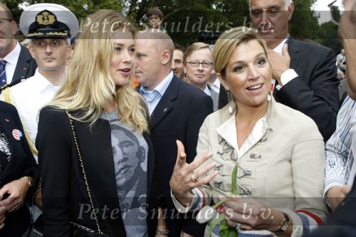 New York 12 september 2009
Prins Willem Alexander en prinses Maxima in New York voor NYC 400.
Vandaag bezochten ze Governors Island en de parade. Doutzen Kroes en John Jorritsma
Peter Smulders bv