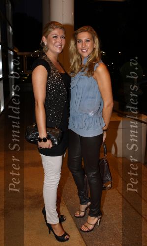 Amsterdam, 12 September 2009
Winter modeshow Mart Visser in het Apollo hotel
Echte Gooische Mreisjes Bo & Florine
Foto Peter Smulders BV